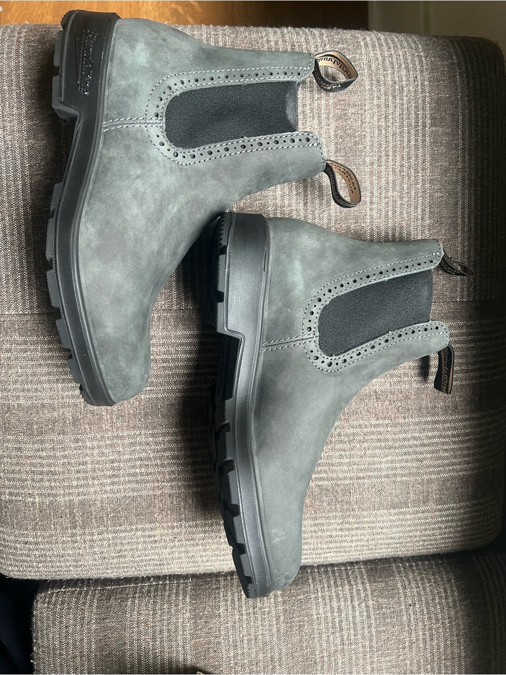 Blundstone Grey Suede Chelsea Ankle Boots